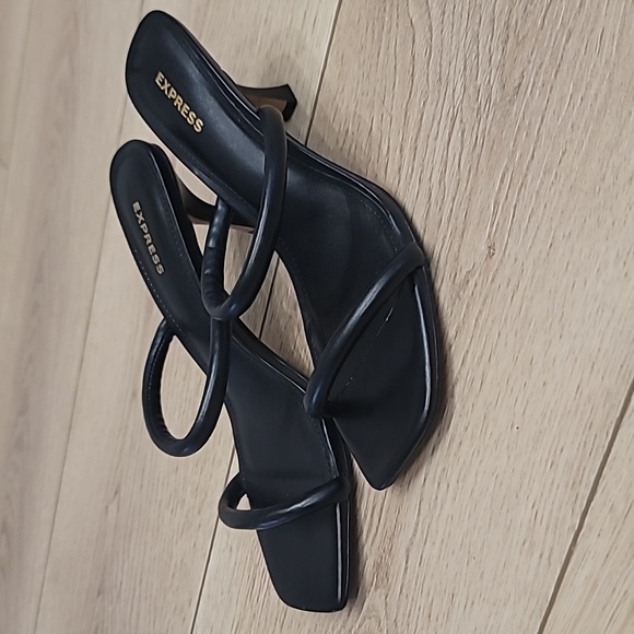 Woman's Express Heels - Picture 4 of 5